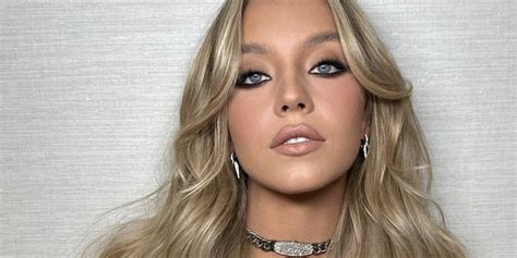 Sydney Sweeney looks unbelievable in topless video